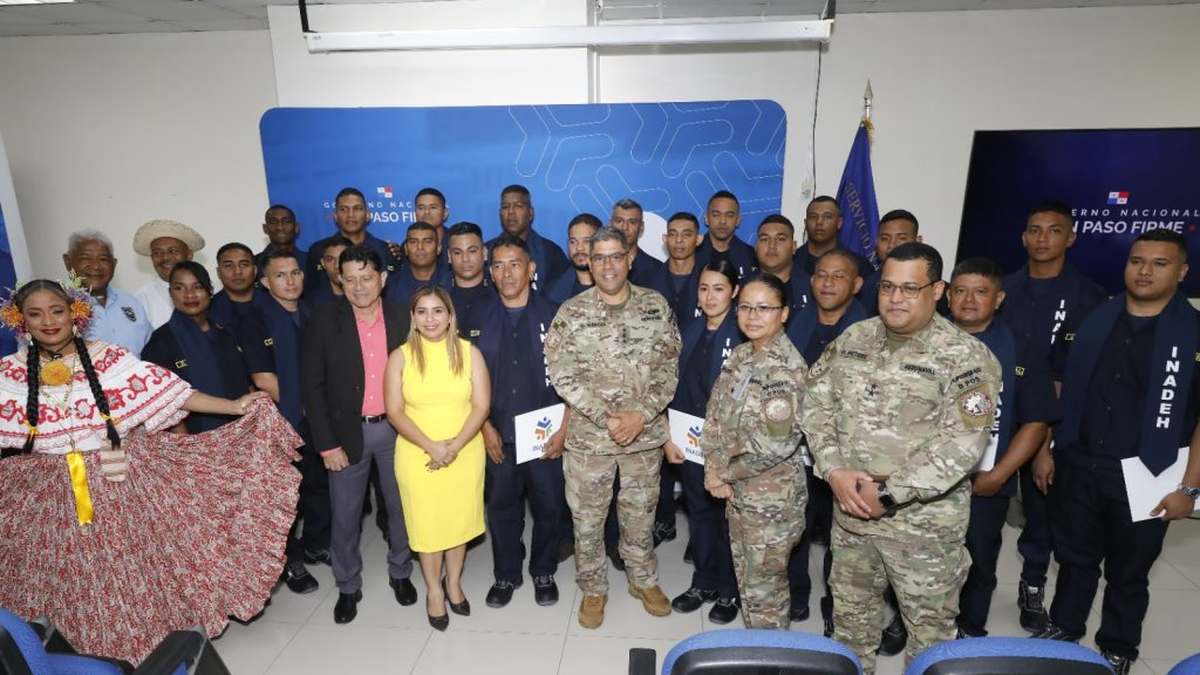 INADEH gradúa a jóvenes del SENAN en Mecánica Automotriz.