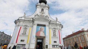 Polonia ya reza a su nuevo santo: el patrón de los polacos libres