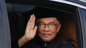 El triunfo del jueves representó la segunda victoria de su bloque reformista —siendo la primera las elecciones históricas de 2018 que llevaron al primer cambio de régimen desde la independencia de Malasia de Gran Bretaña en 1957.