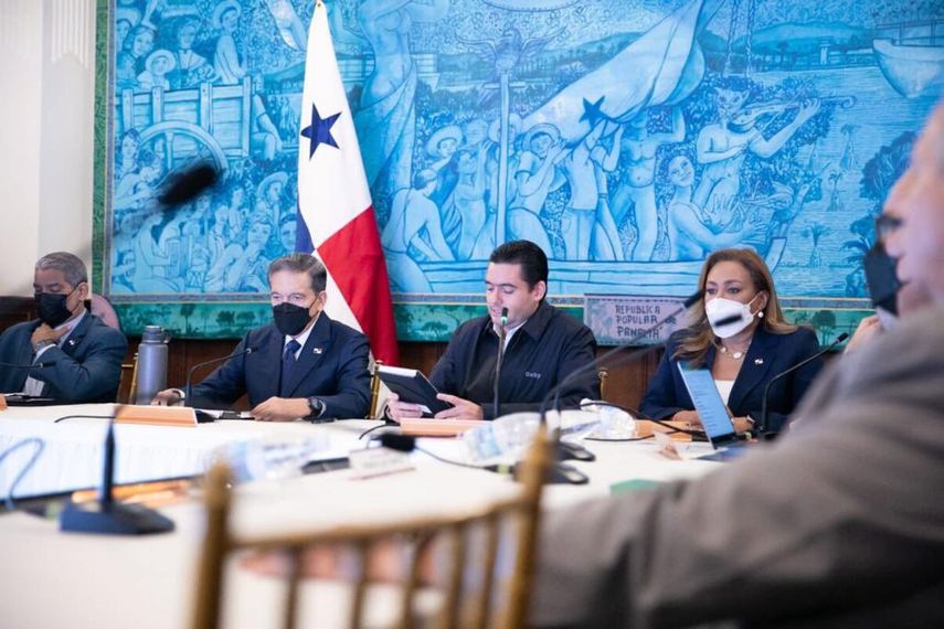 Mesa técnica de medicamentos.