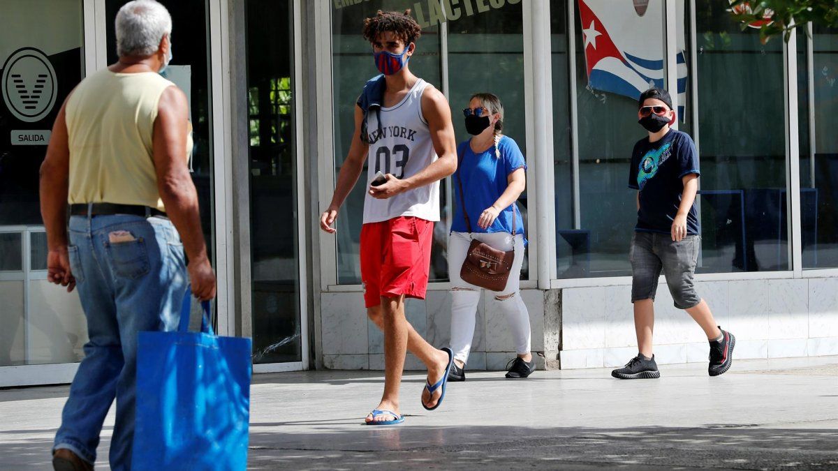 Personas camina en La Habana, Personas camina en La Habana,