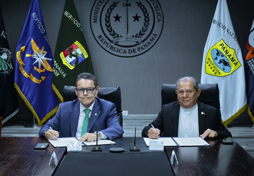 MINSEG firma convenio para avanzar en la capacitación de la Policía Nacional