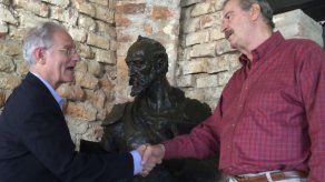 Fox pide ayuda para crear programa universitario de dos años