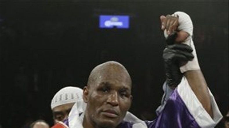 Hopkins hace historia y se convierte en campeón mundial a los 48 años