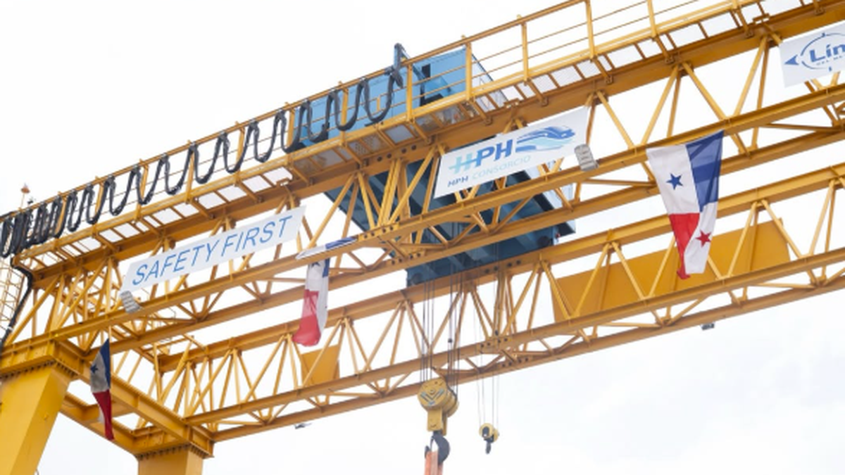 Diputados supervisan avance de la Línea 3 Diputados supervisan avance de la Línea 3