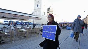 El gobierno del primer ministro Mateusz Morawiecki niega que vaya a salirse de la UE, aunque dirigentes del partido oficialista han usado lenguaje intimando que ése es su objetivo.