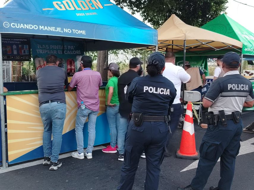 MINSA inspecciona puestos alimentos en operativo del Carnaval de la Cinta Costera