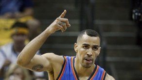 Sefolosha a Hawks y Kaman a Blazers