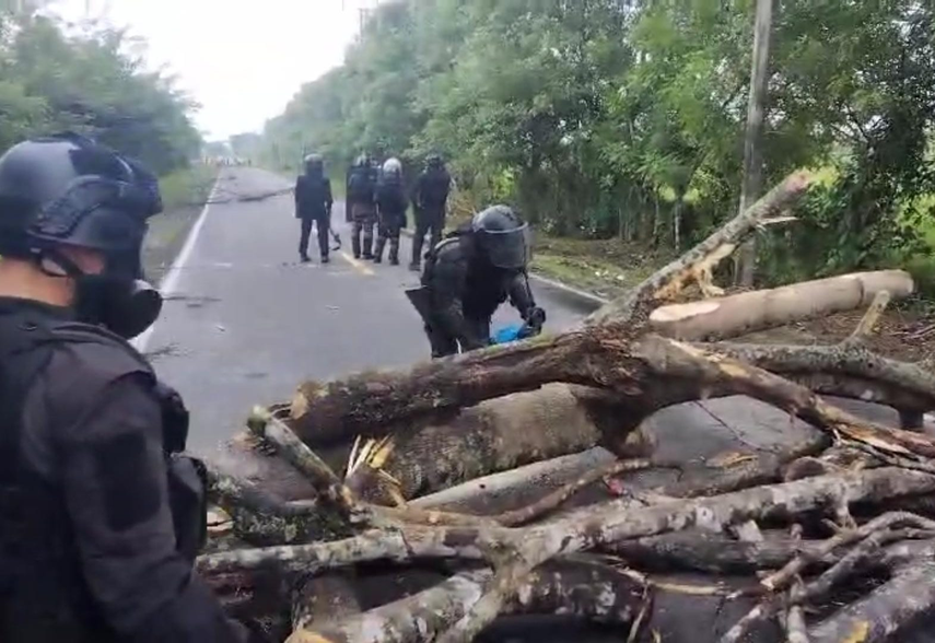 Policía Nacional reabren vías en Las Garzas y Pacora