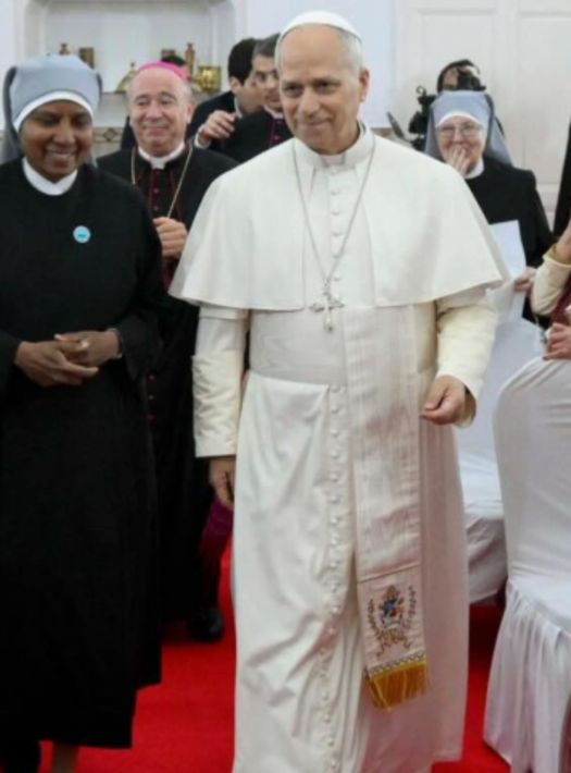 Papa León XIV asegura en Argelia que la espiral negativa que vive el mundo depende del orgullo. Papa León XIV asegura en Argelia que la espiral negativa que vive el mundo depende del orgullo.