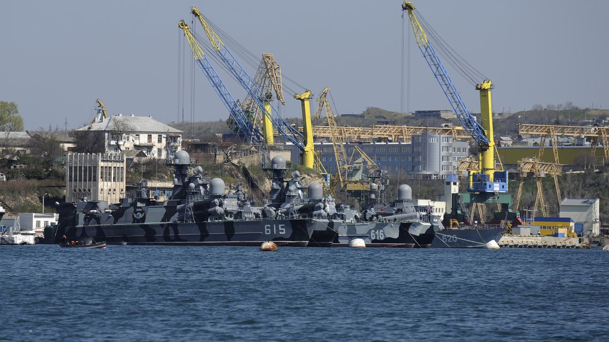 En los intensos combates en el este de Ucrania, Rusia intenta tomar la ciudad de Bakhmut y varios centros y poblados de la zona han sufrido ataques.