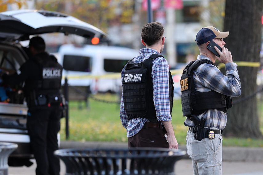 Asesinan a dos guardias en un tiroteo cerca de la Casa Blanca.