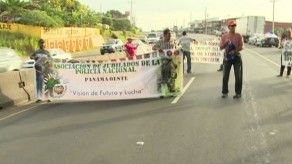 Policías jubilados protestan en La Chorrera