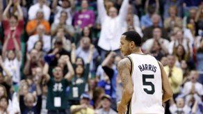 Jazz acaba racha de 11 triunfos de Spurs; Lakers vence a Hornets