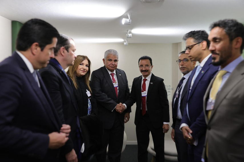 DP World evalúa abrir operaciones en Panamá