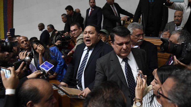 Denuncian asesinato de candidato opositor a parlamentarias en Venezuela