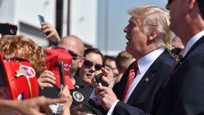Gobierno de Trump impone sanciones financieras a Venezuela