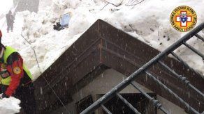 Aún quedan 23 desaparecidos en hotel sepultado por alud en Italia