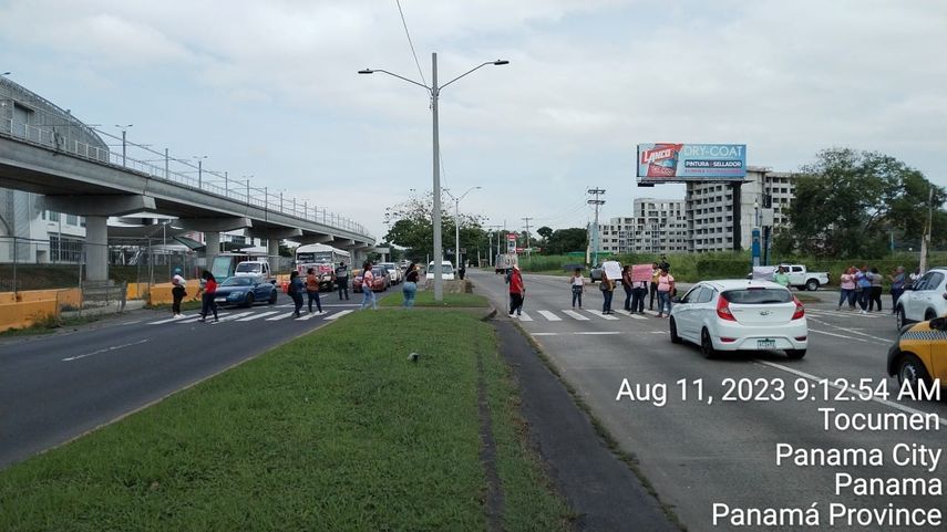 ¡Alerta! Vía Tocumen a la altura del INADEH se mantiene cerrada por protestas