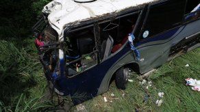 Vuelco de bus en Darién deja un muerto y 30 heridos