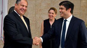 Presidente electo se reúne con Solís para encaminar transición en Costa Rica
