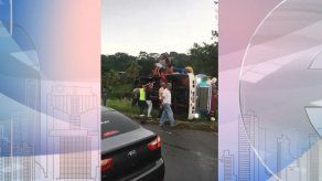 Varios heridos tras vuelco de un bus “diablo rojo” en Quebrada López