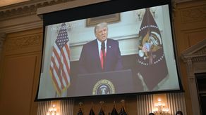 Un video del expresidente de los Estados Unidos, Donald Trump, en la audiencia del Comité Selecto de la Cámara de Representantes de los Estados Unidos para investigar el ataque del 6 de enero al Capitolio de los Estados Unidos.