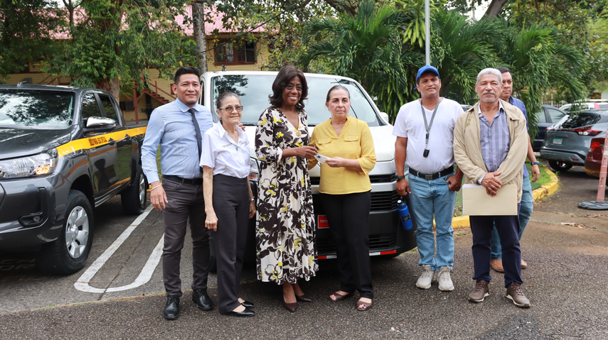 Meduca adquiere vehículos para transporte gratuito