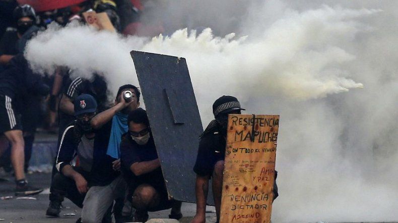 Piñera reconoce que se incumplieron protocolos del uso de la fuerza en manifestaciones en Chile