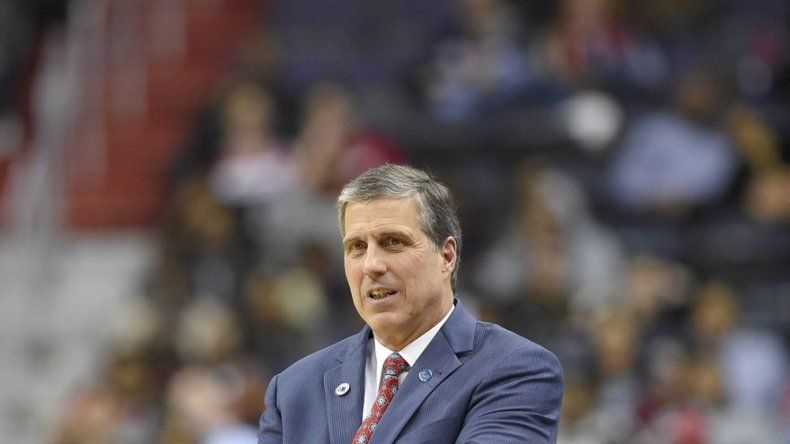 Wizards dejan partir a su entrenador
