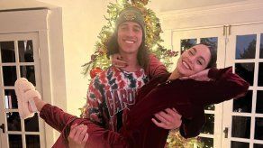 Vanessa Hudgens y Cole Tucker