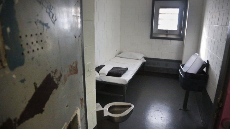 Tras años aislada en penal, mujer intenta recuperar su vida