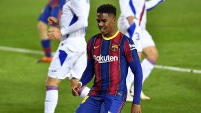 El Barcelona traspasa a Junior Firpo al Leeds