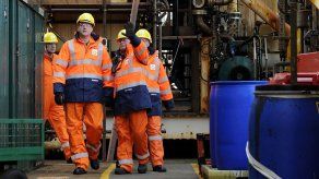 Petróleo abre en alza en Nueva York a USD 107