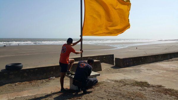 Bandera roja en playas de todo el país por vientos y oleajes, alertan por radiación solar