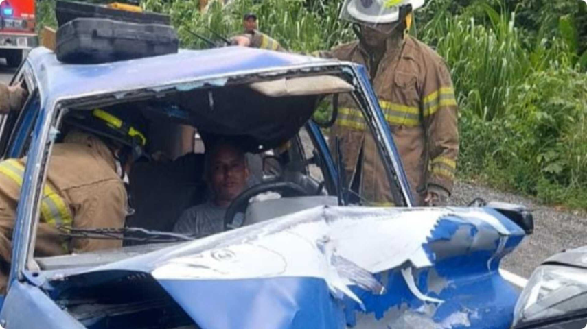 Policía Nacional insta seguir normas de tránsito luego de accidente en Veracruz.