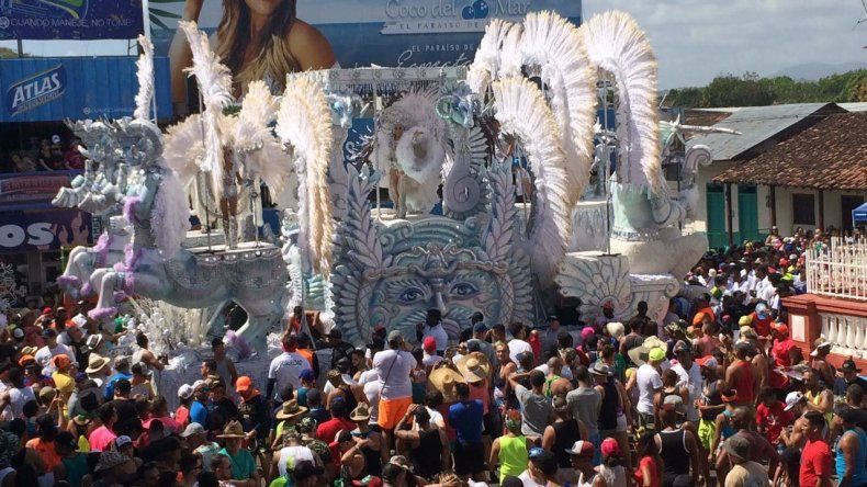 La Reina Platino en el culeco del Sábado de Carnaval