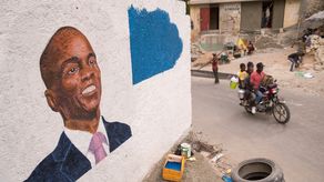 Mural en homenaje al asesinado expresidente Jovenel Moise, en Puerto Príncipe, Haití.