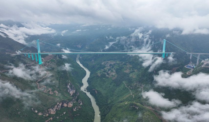 China inaugura el puente más alto del mundo