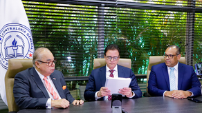 Director de la CSS se reúne con el contralor general Gerardo Solís.