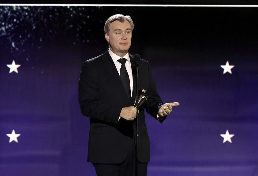 Christopher Nolan se alzó con el Critics Choice Awards como Mejor Director por Oppenheimer.