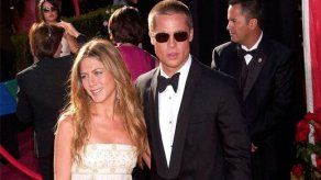 Brad Pitt acude a la fiesta de Navidad de su ex Jennifer Aniston