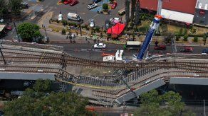 Vista aérea de cómo quedó el tramo que colapsó de la Línea 12 del metro de ciudad de México.