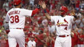 Cardenales ganan 5-2 a Cerveceros; cierran lucha por comodín