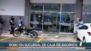 Policía desarrolla operativos tras asalto a sucursal de la Caja de Ahorros Policía desarrolla operativos tras asalto a sucursal de la Caja de Ahorros