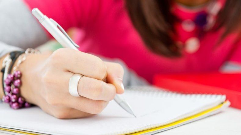 Panamá lanza programa de becas para estudiantes de España, Corea, Chile y México