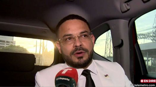 Diputado Betserai Richards. Diputado Betserai Richards.