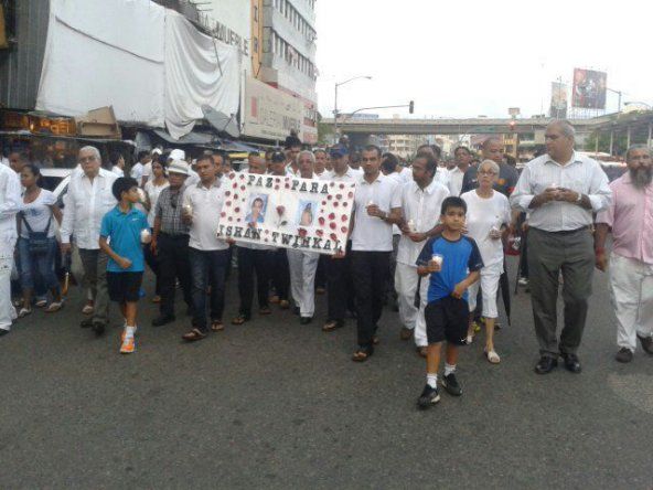 Panameños marchan por la paz en Panamá