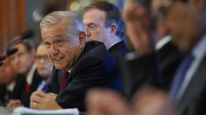 AMLO atacó a los fiscales estadounidenses que actuaron contra el general y acusó a la agencia antidrogas de Estados Unidos (DEA por sus siglas en inglés) de fabricar el caso.&nbsp;