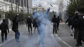 Protestas estudiantiles en Grecia acaban en enfrentamientos con la Policía